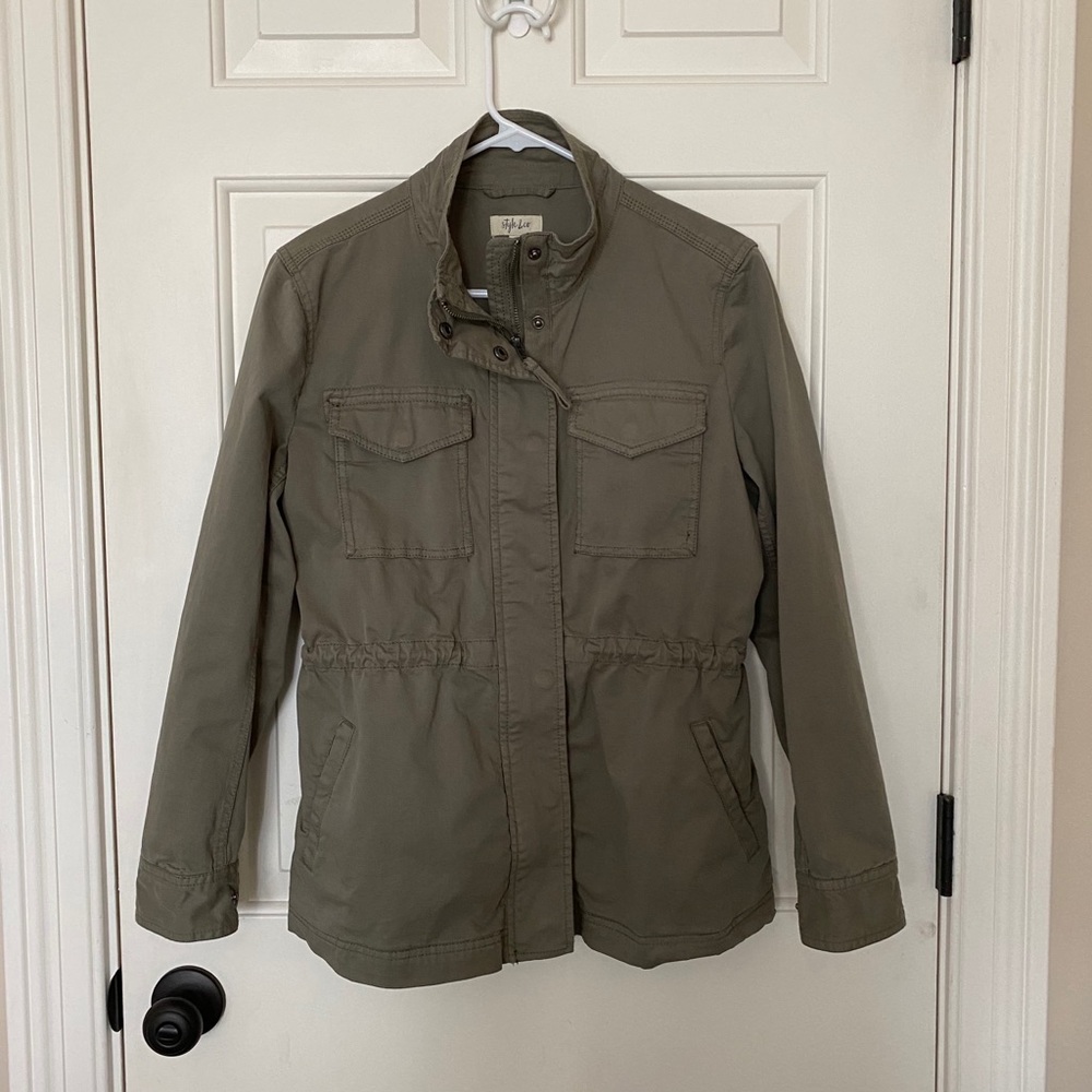 NWOT Style & Co army green jacket Sz S.